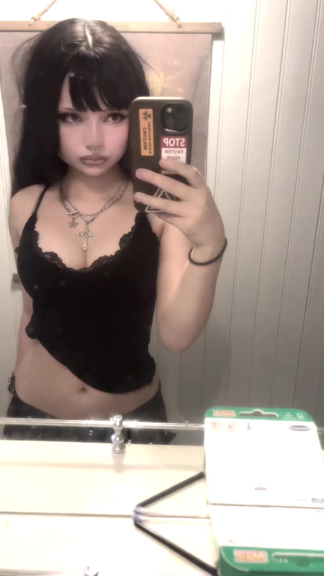 @𝐄𝐋𝐈𝐍𝐀??? 🐀