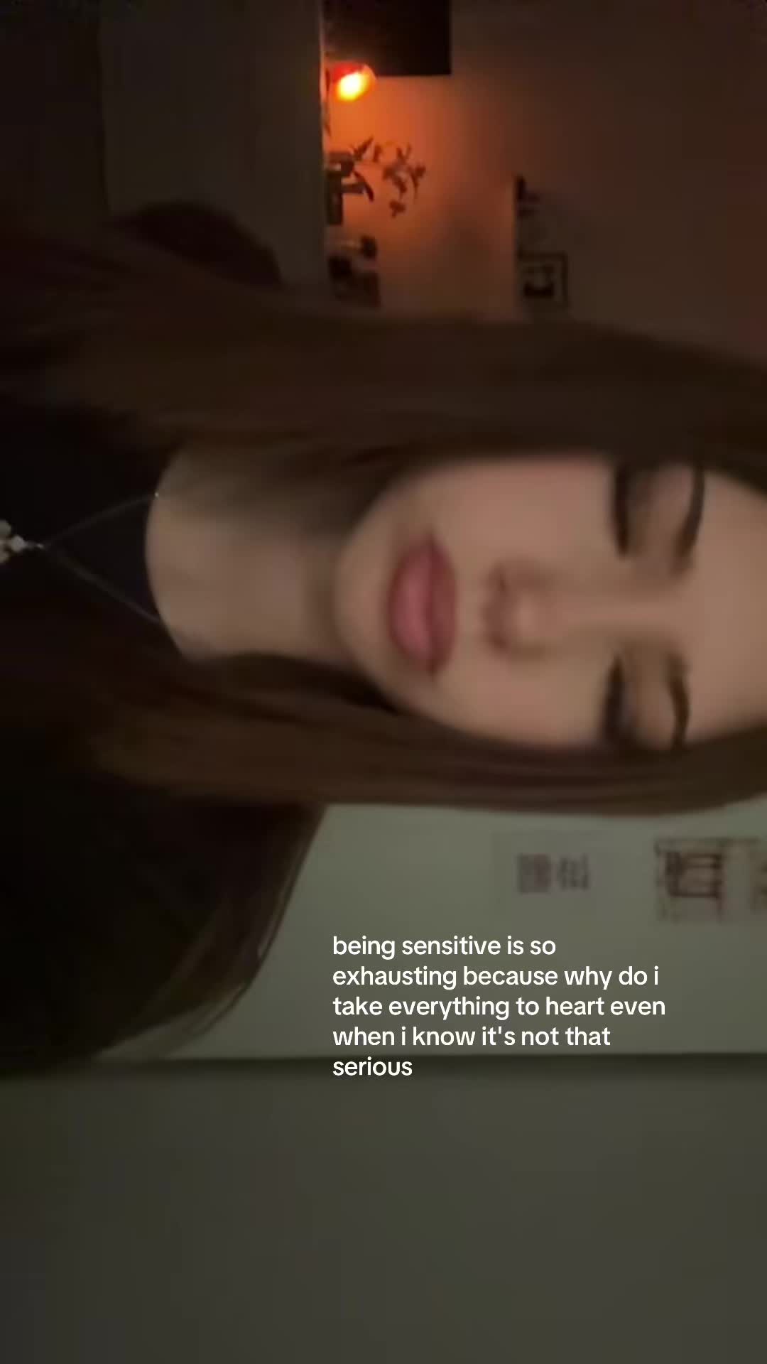 @𝒱.