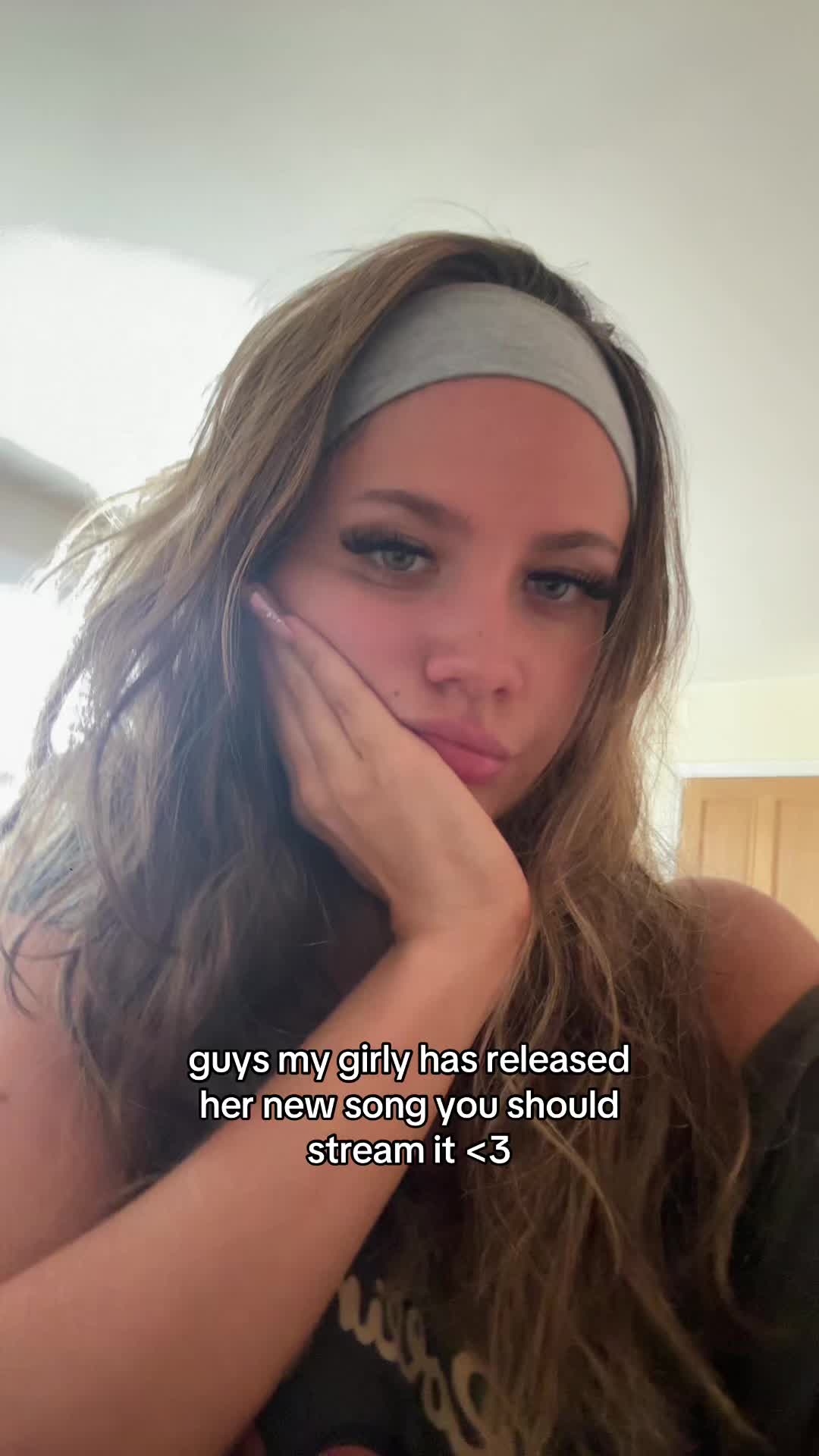 @naomibr0wn