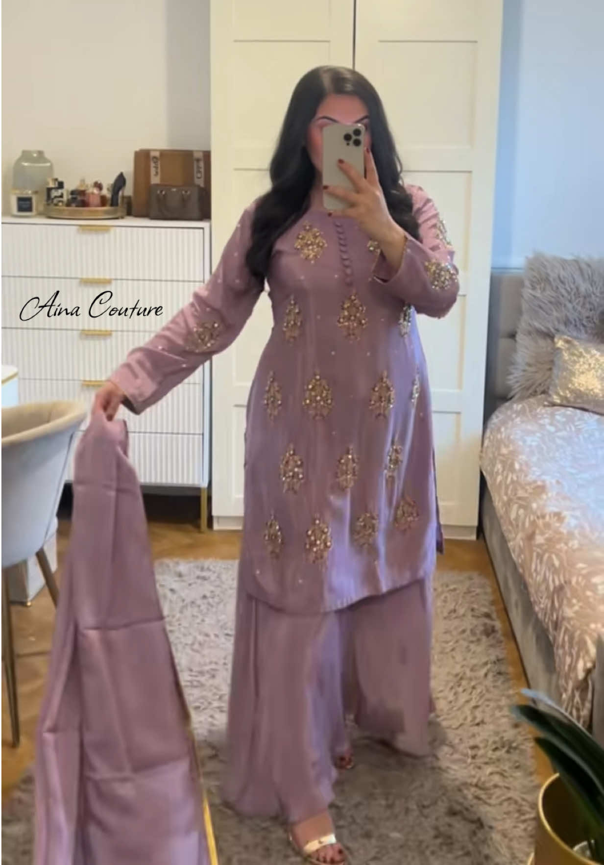 @Aina__couture