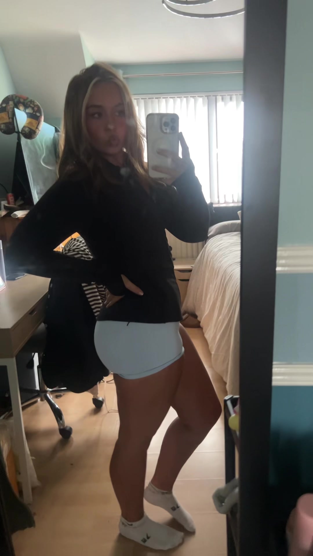 @robyn!