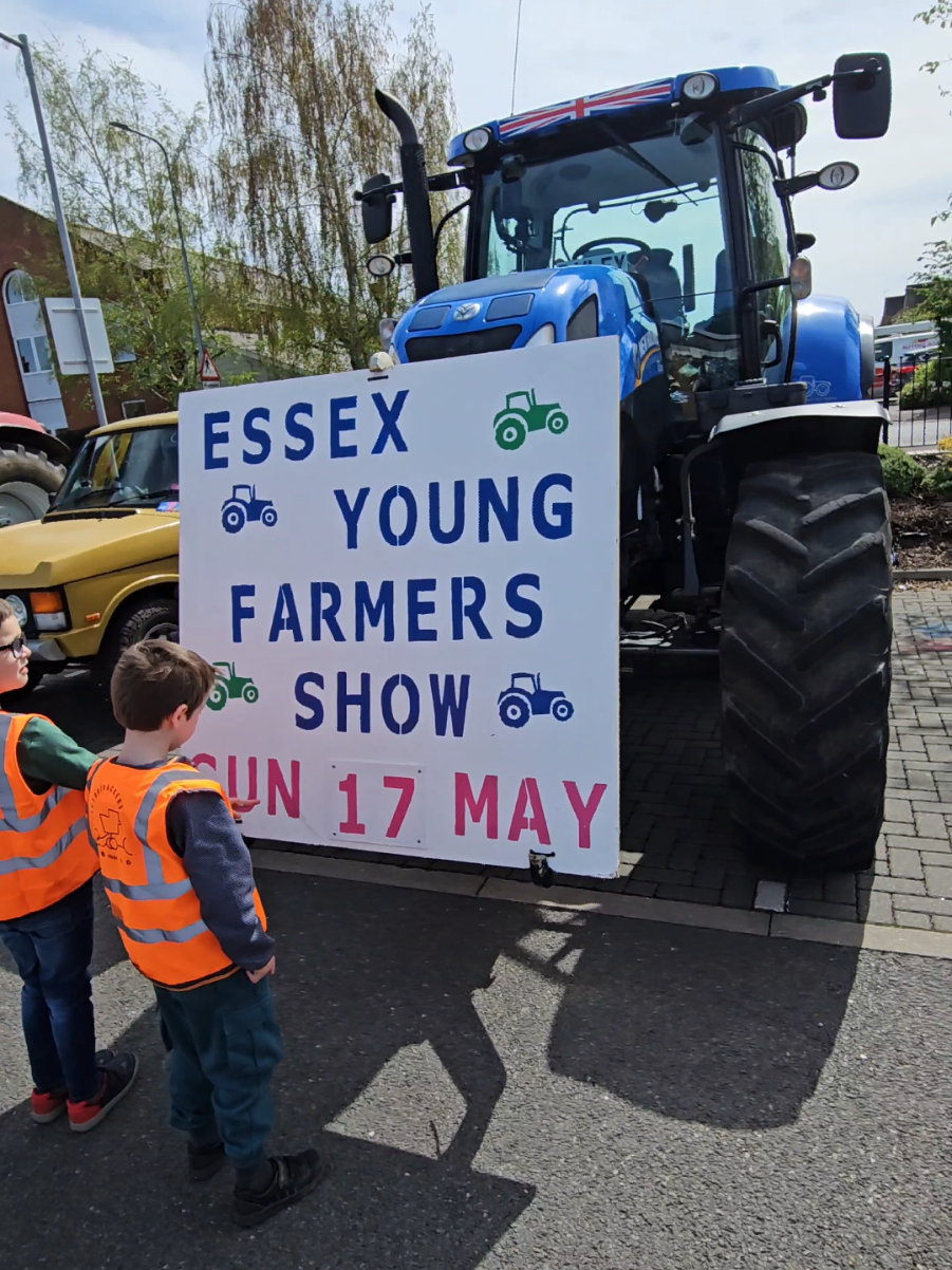 @tractortrackers