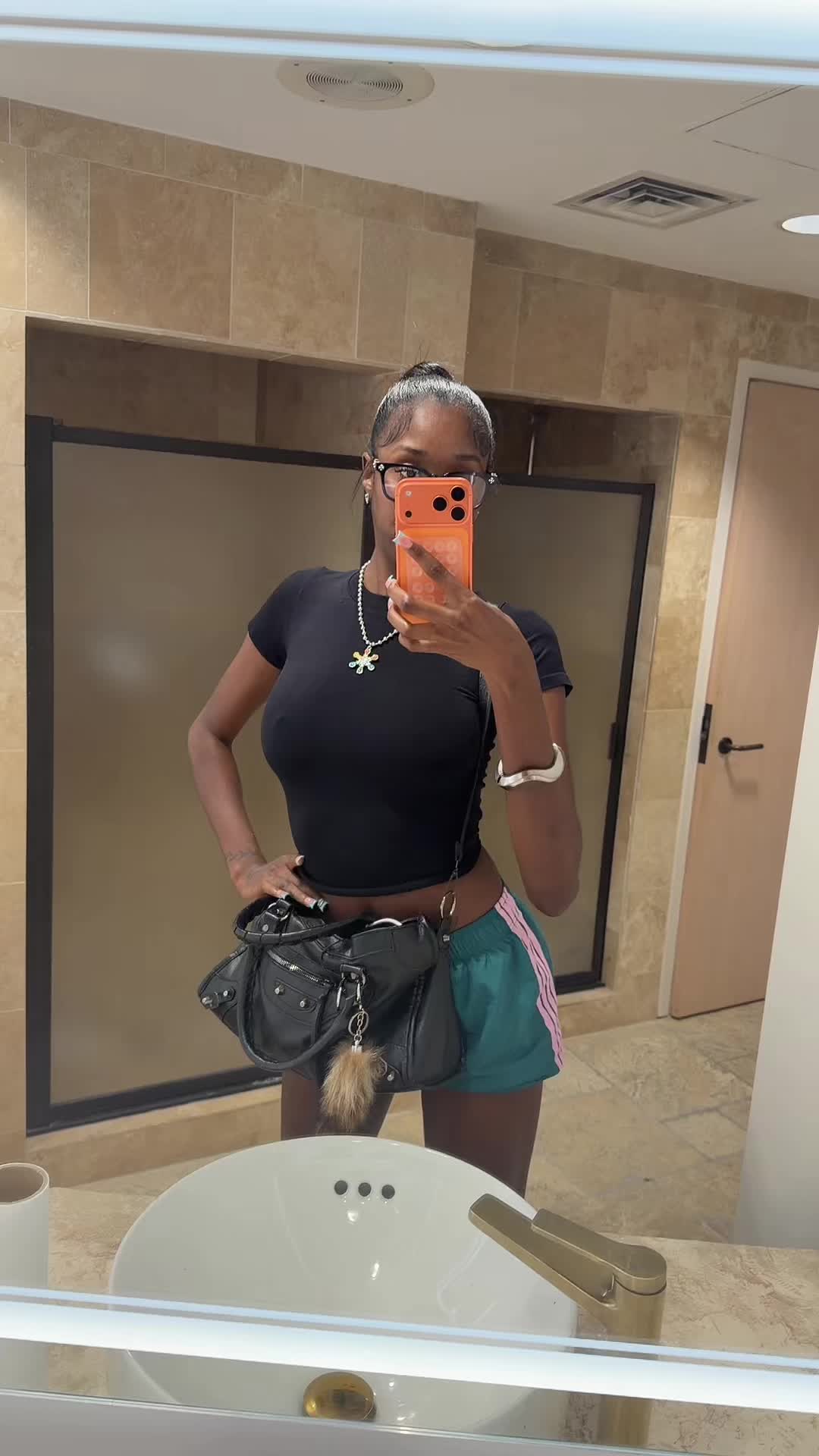 @Azsocute 💋