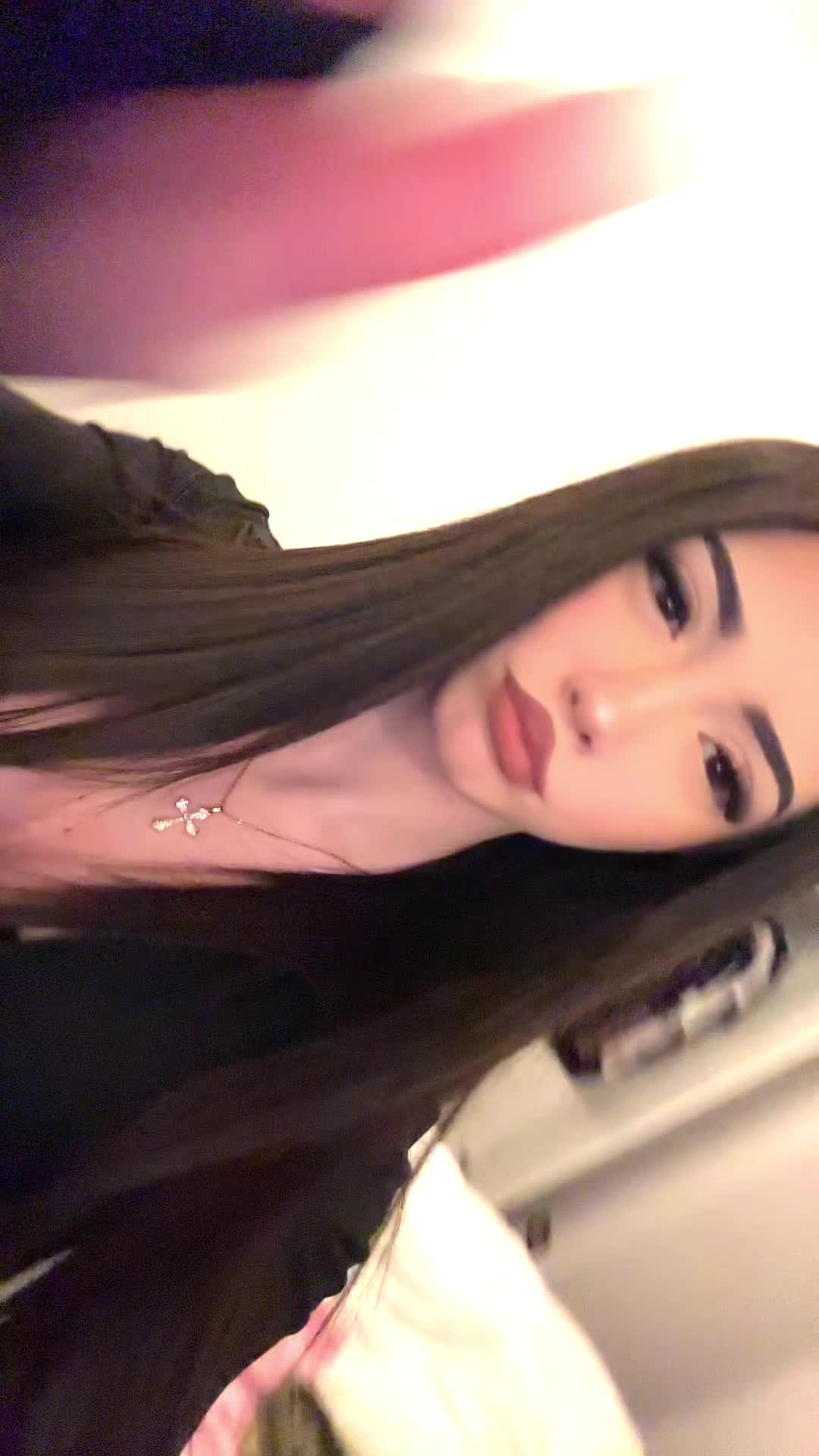 @lari📲