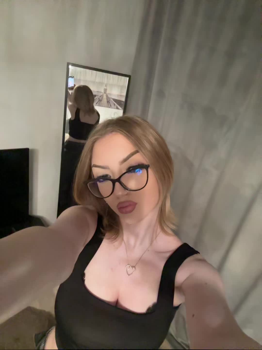@🖤