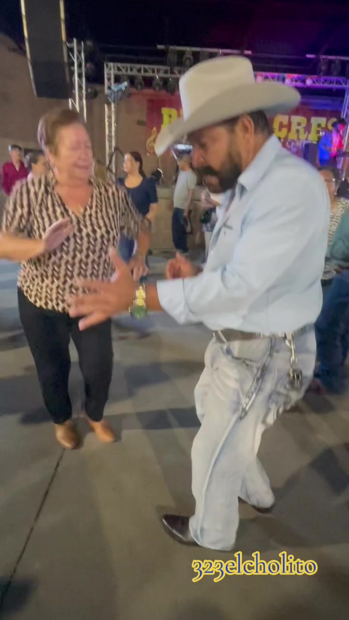 @323elcholito