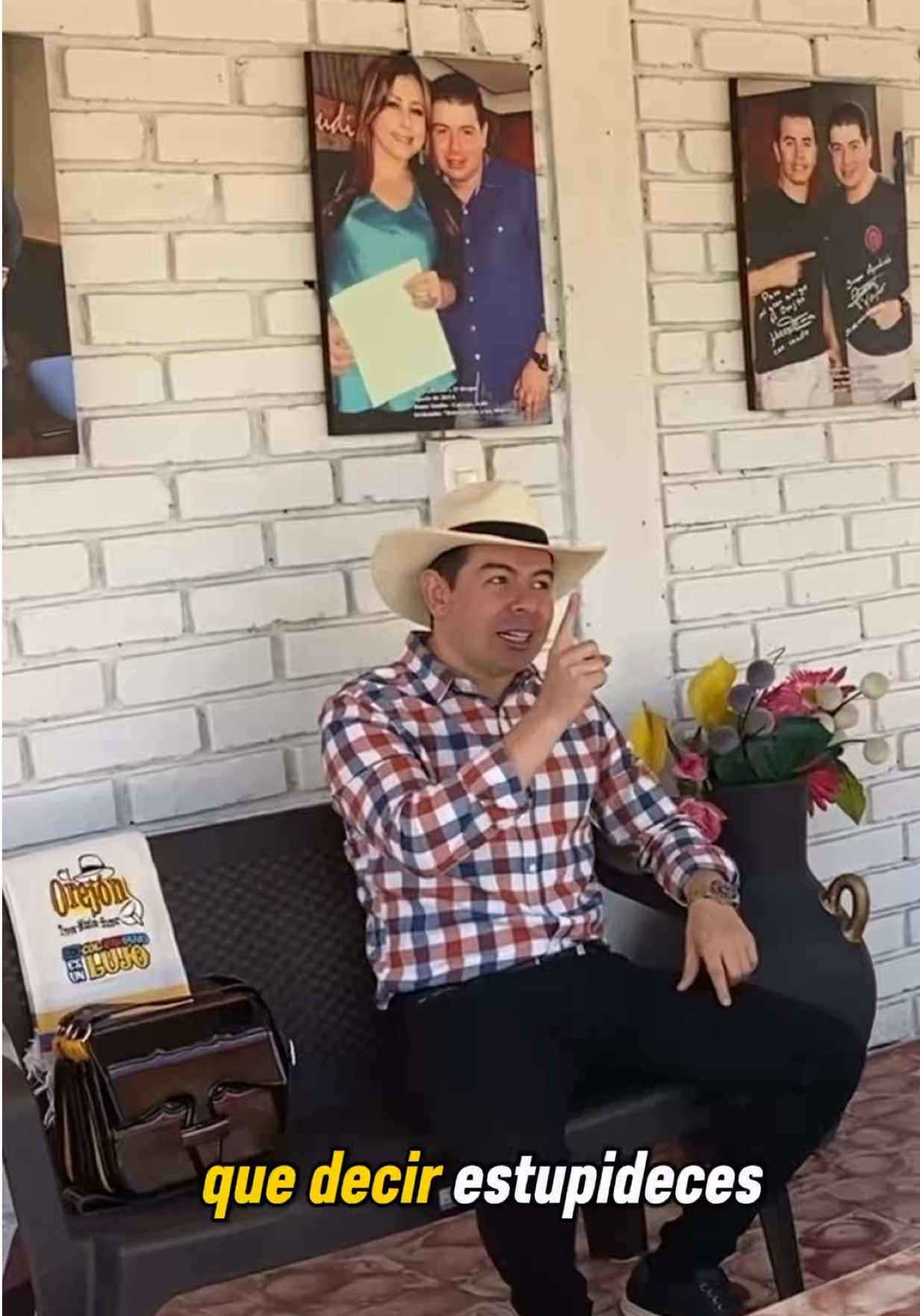 @El Orejon Trovador