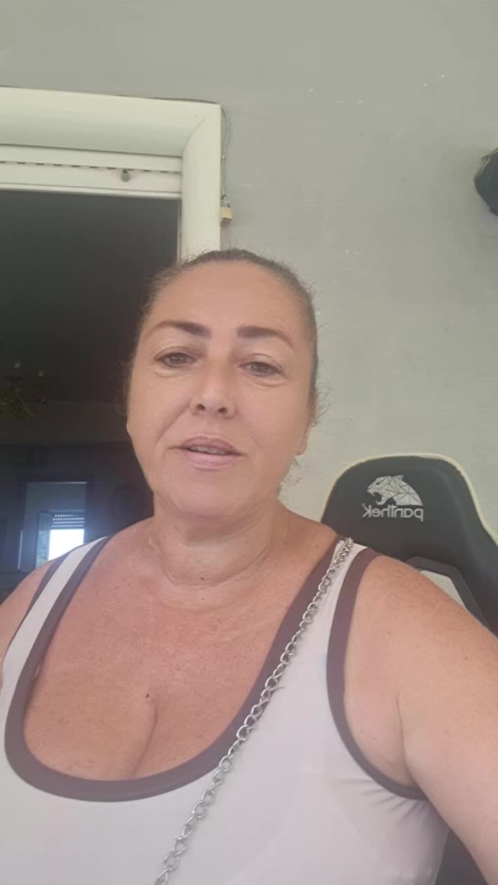 @Flora Guarino433