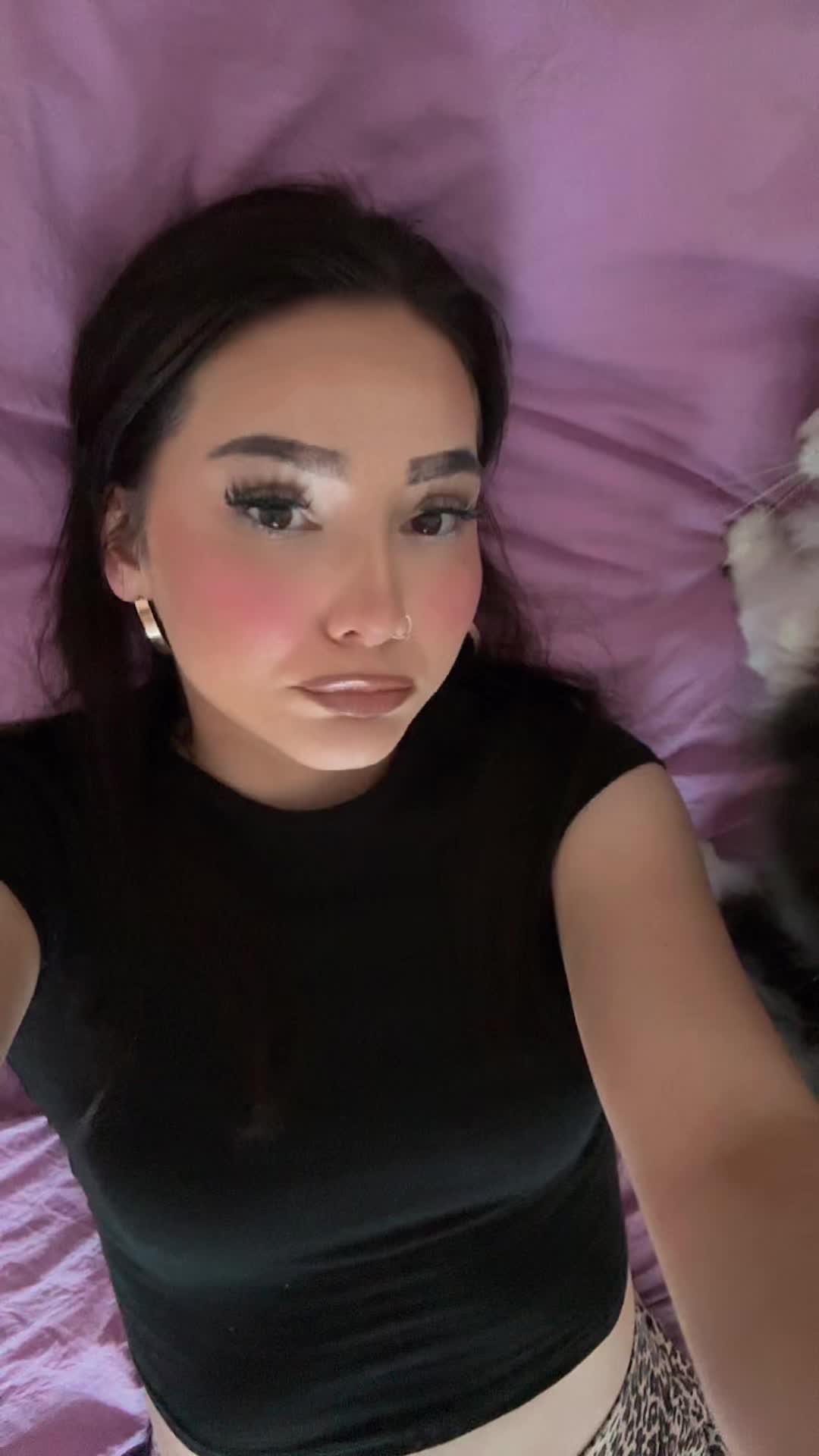 @ꫀꪑꪑꪖ 🪽 ✟