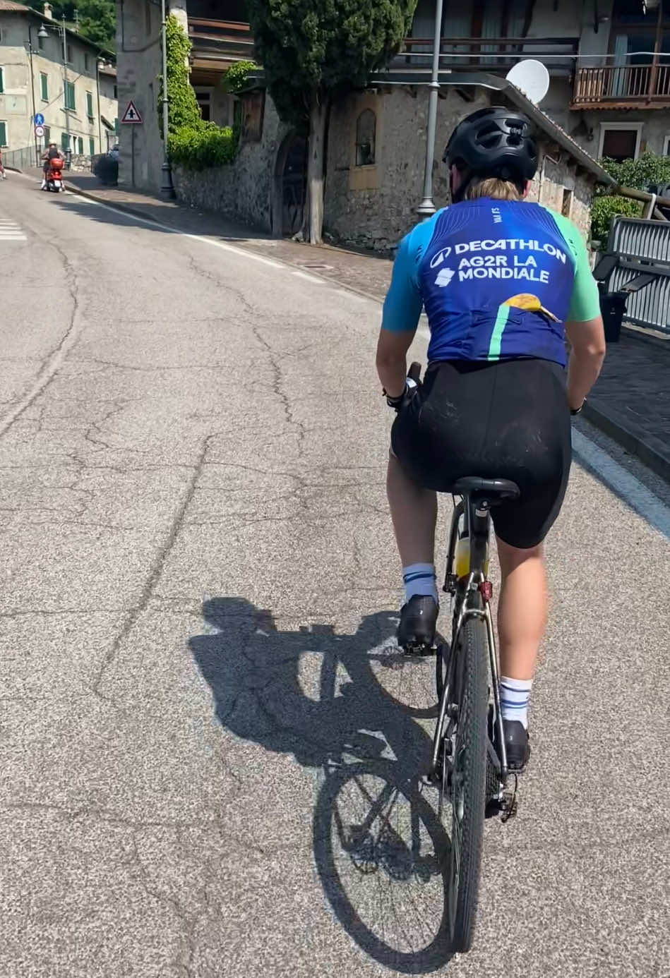@Alter Mann mit Bike