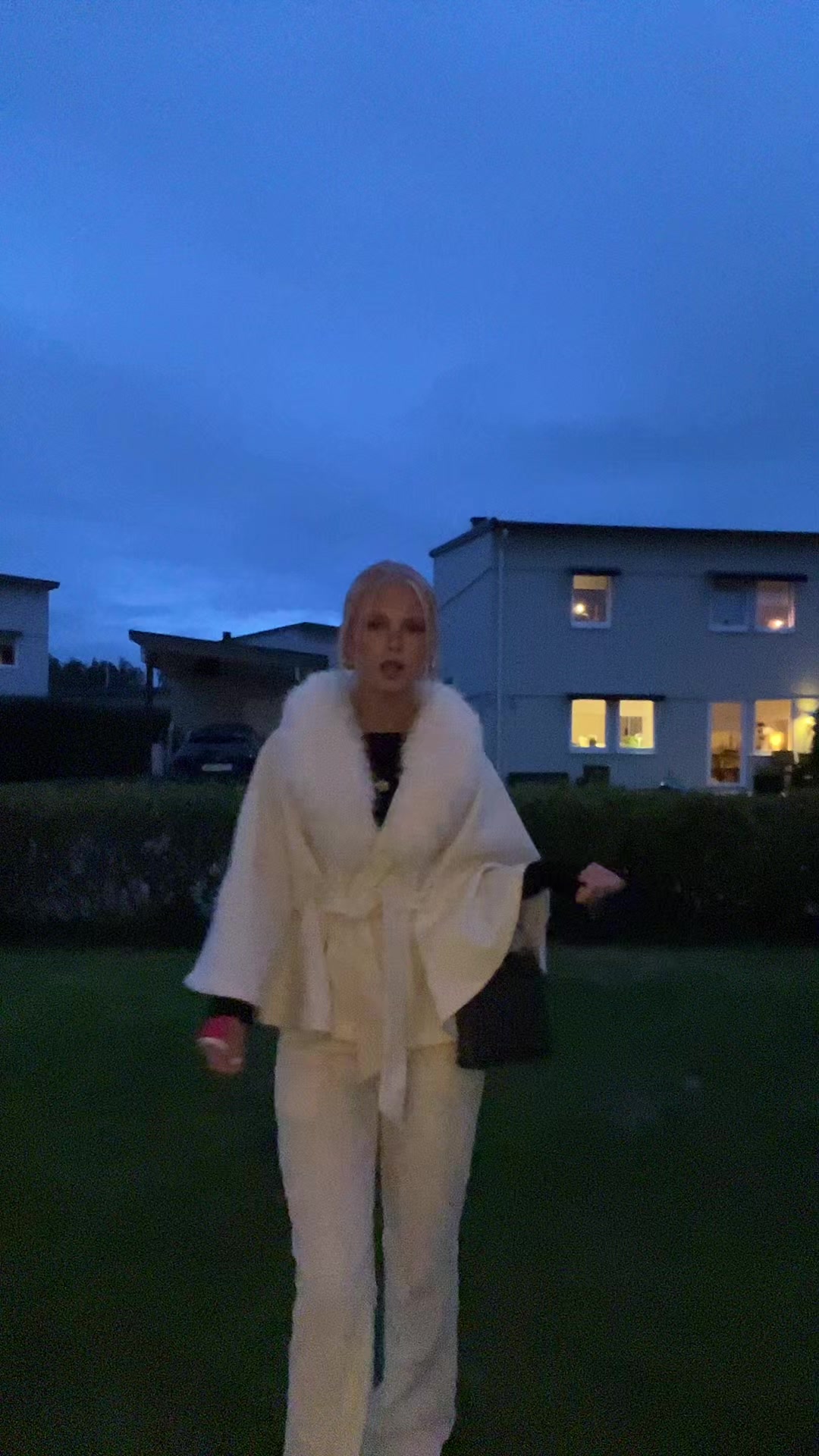 @Lovaᵇᵉ