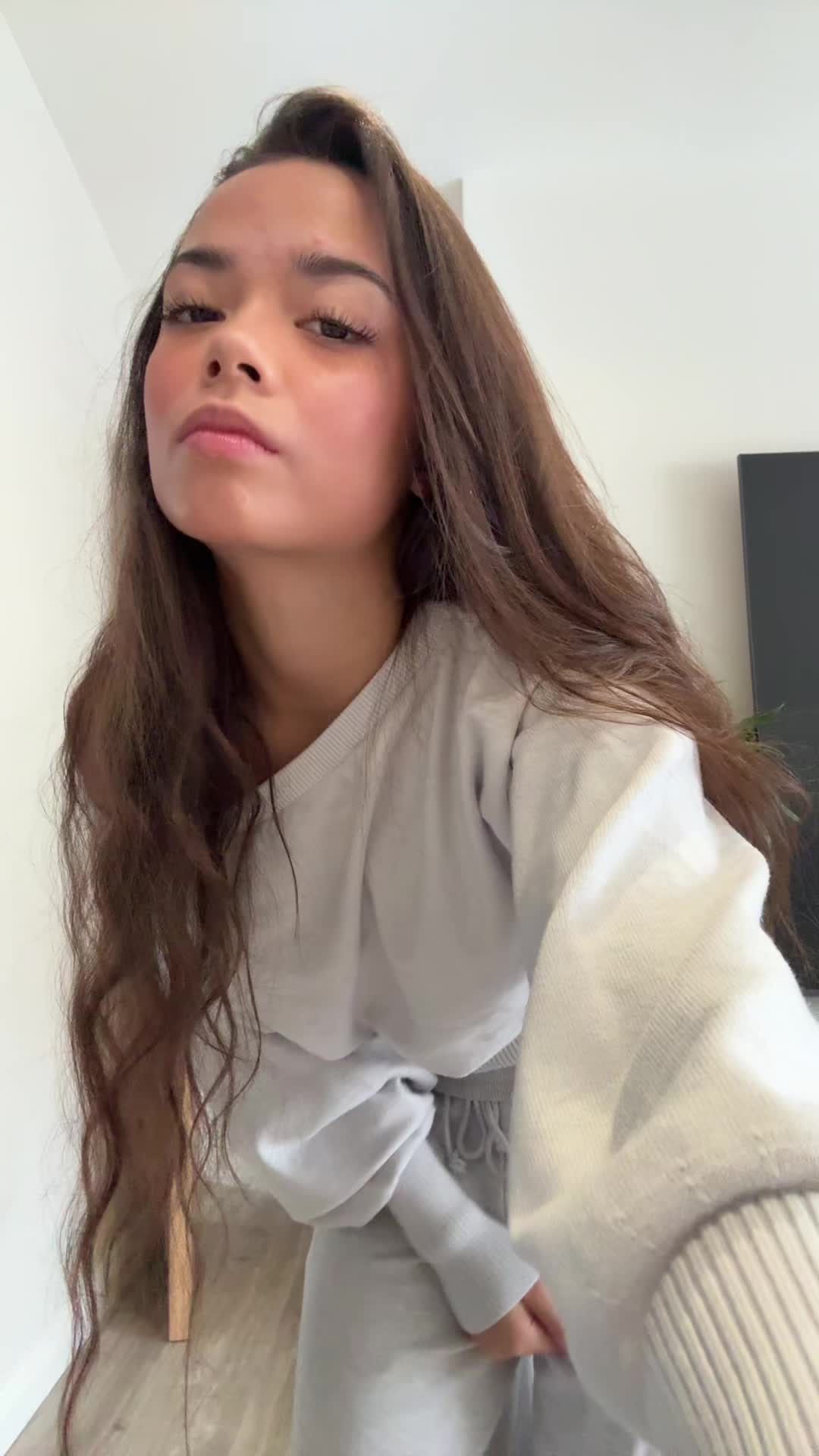 @Akita