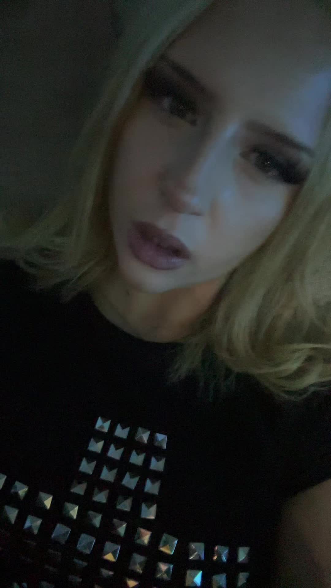 @️