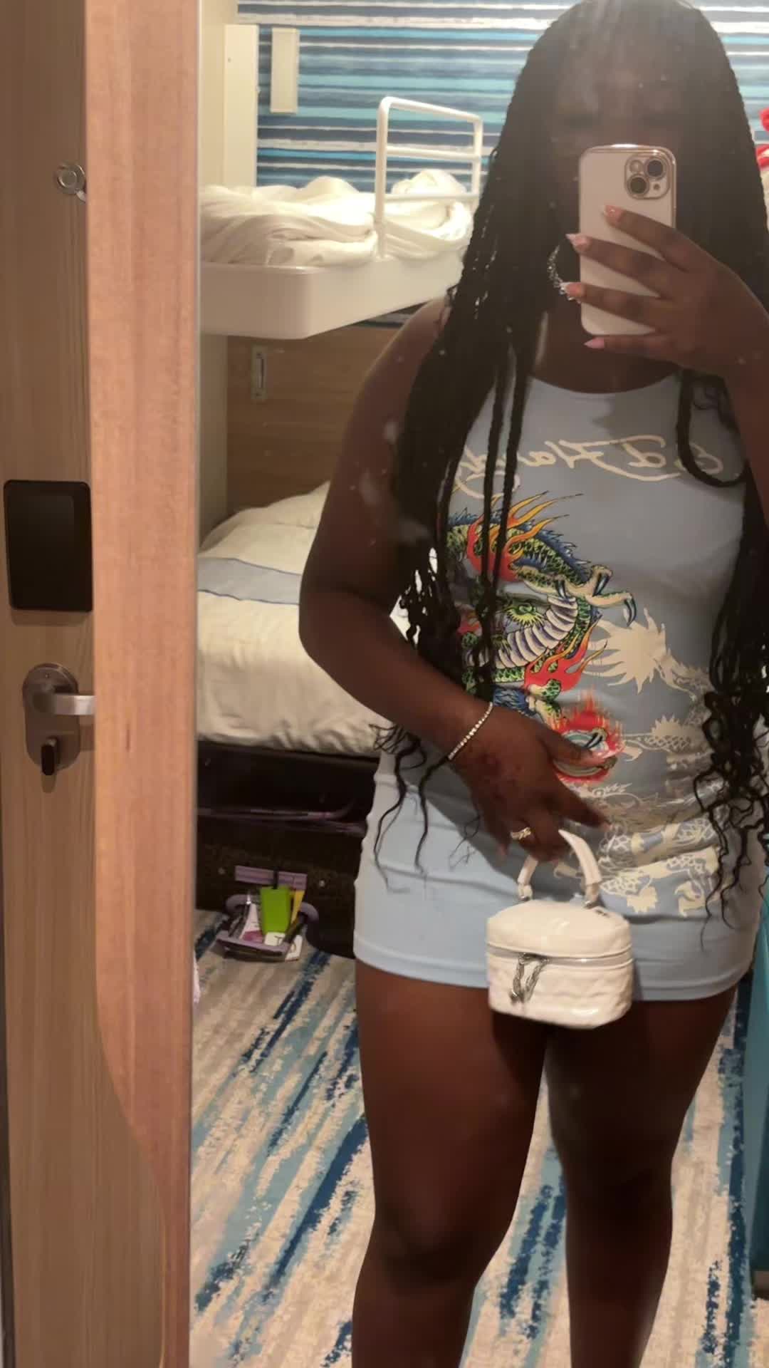 @vavaa