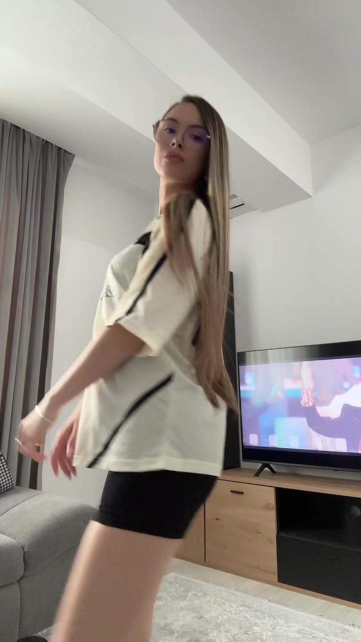 @Gabriela Moroianu