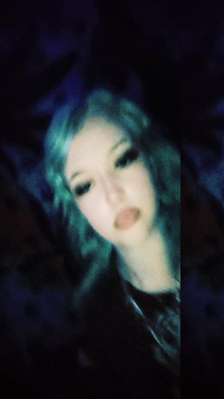 @𖣂Emma🧡💚