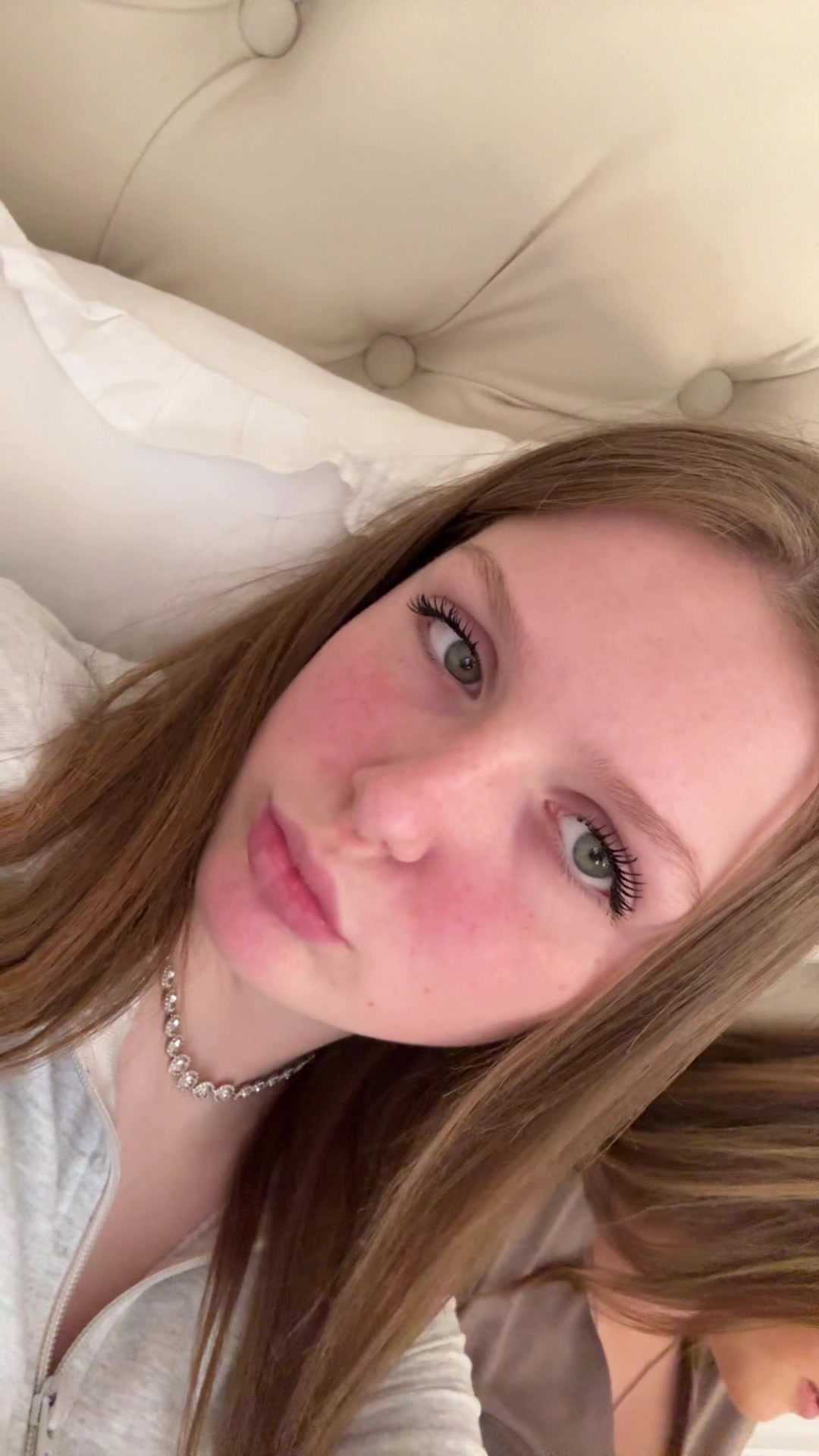 @👸🏼