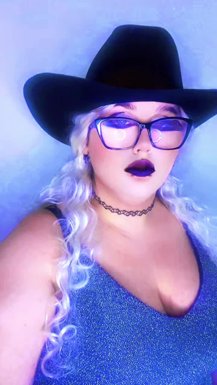@sp00ky_treats