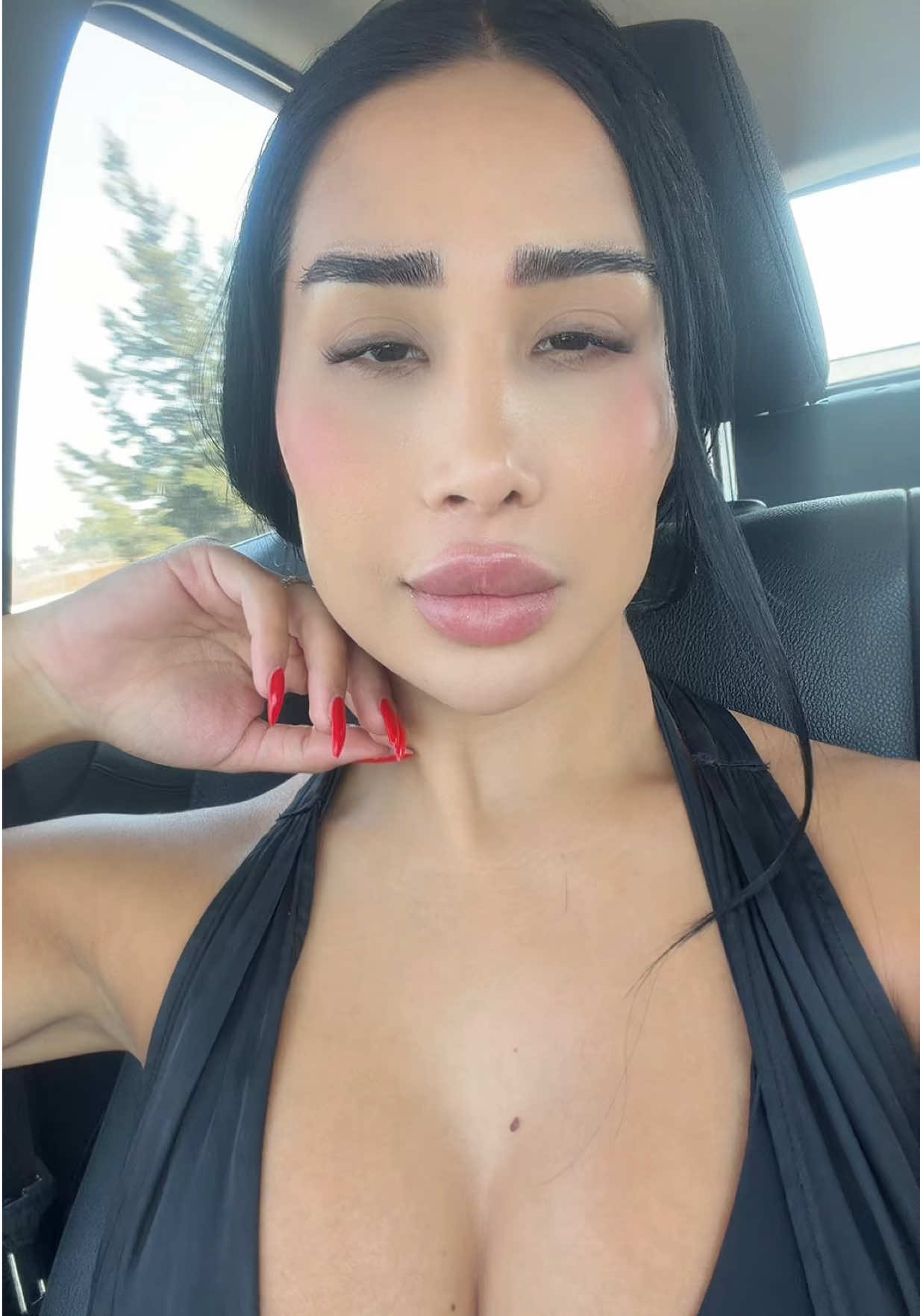 @𝙼 𝙰 𝙽 𝙸 𝚀 𝚄 𝙴 🍒