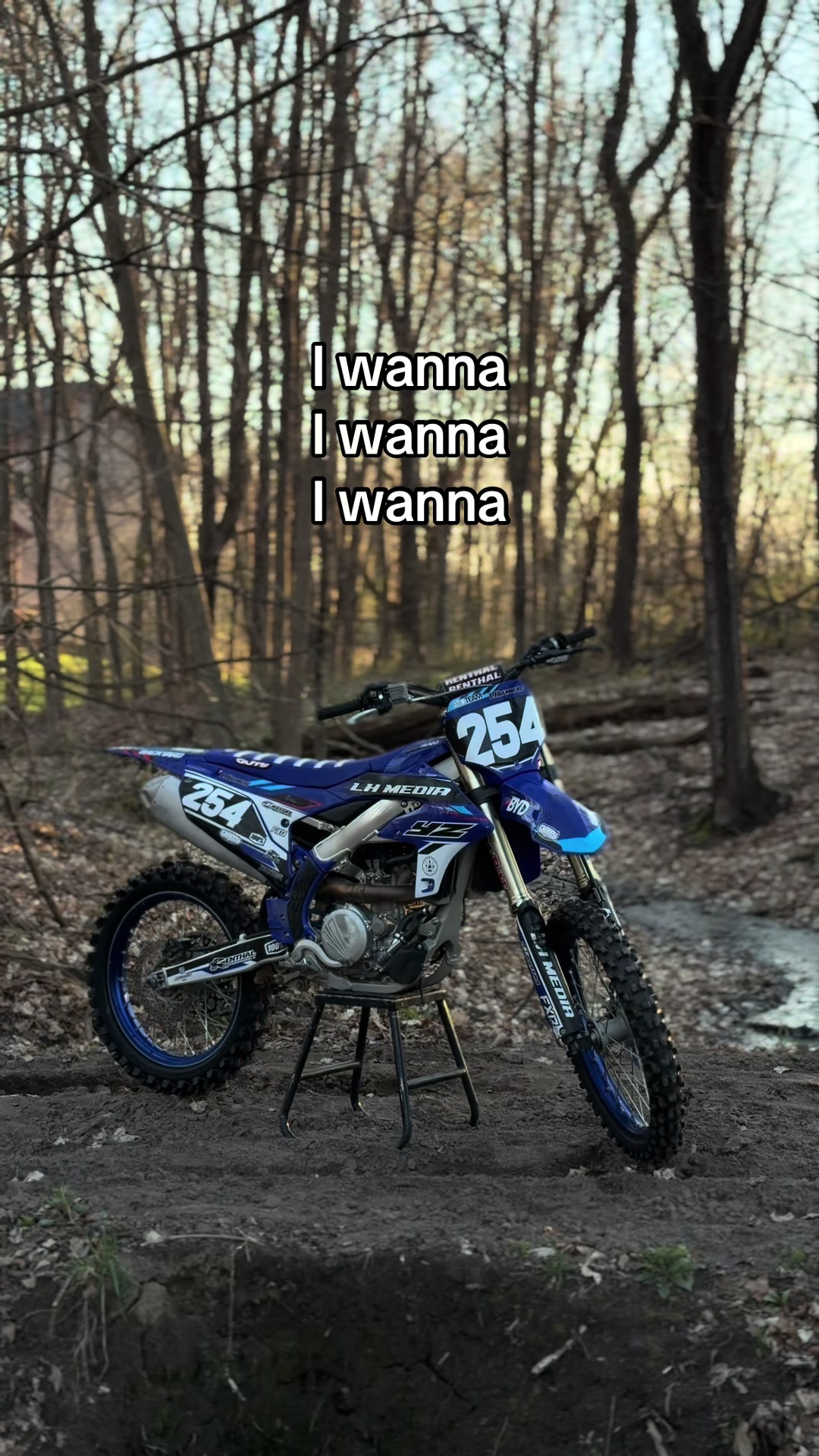@𝙇𝙀𝙑𝙄