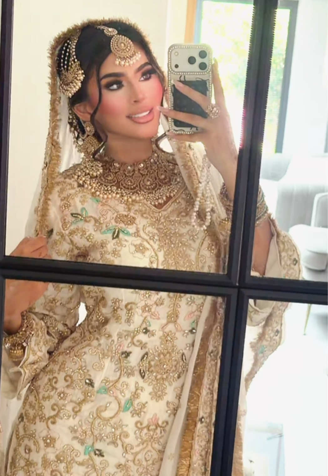 @Sana K🦄