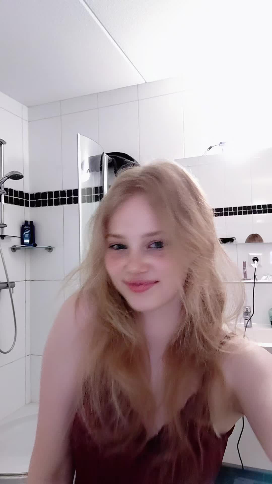 @😝
