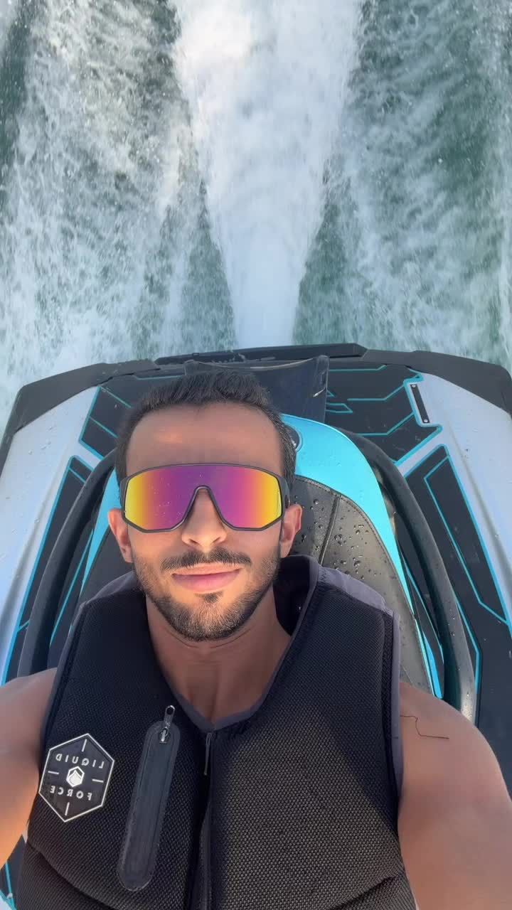@Y11.ae