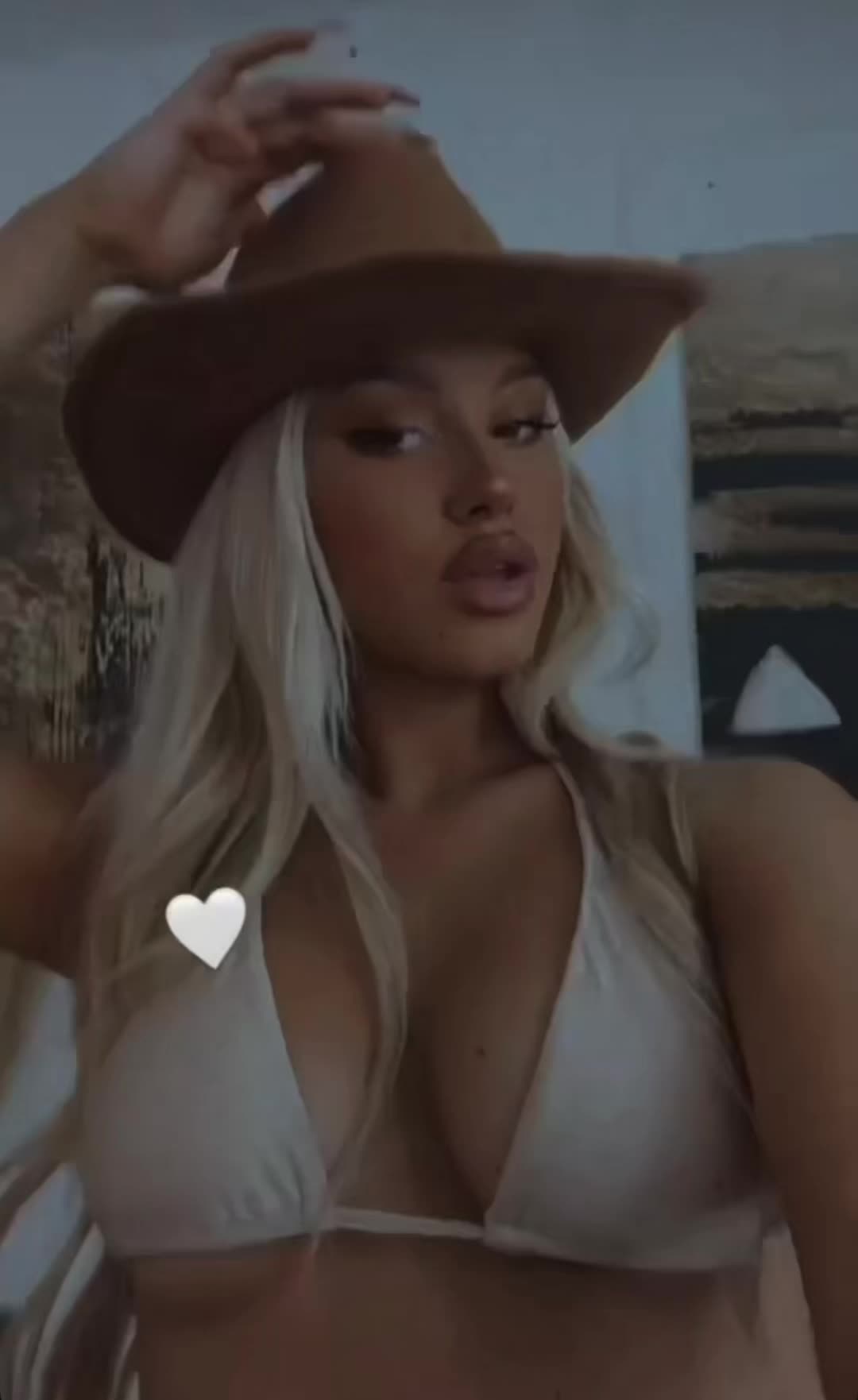 @Emaaxx
