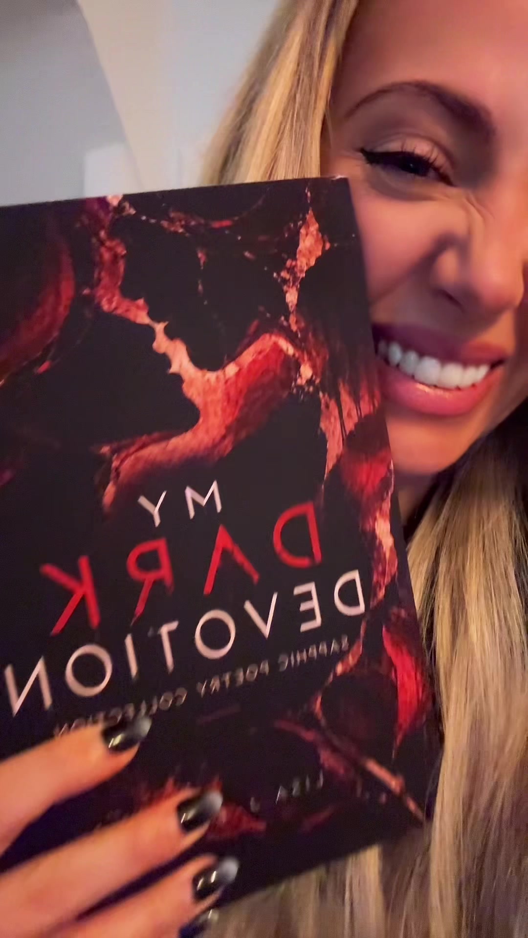 @Lisa J Evans sapphic author ⚢