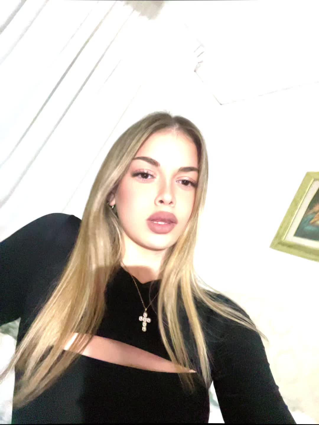 @laura
