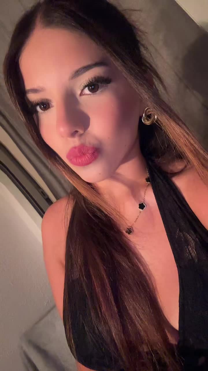 @inès