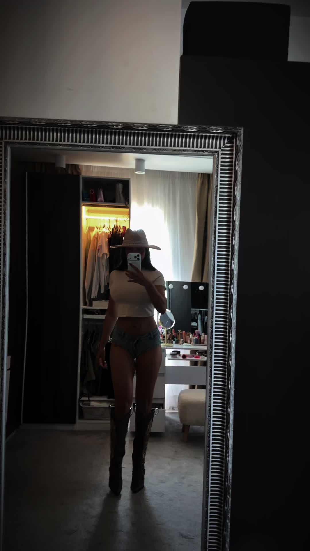 @Axm181715