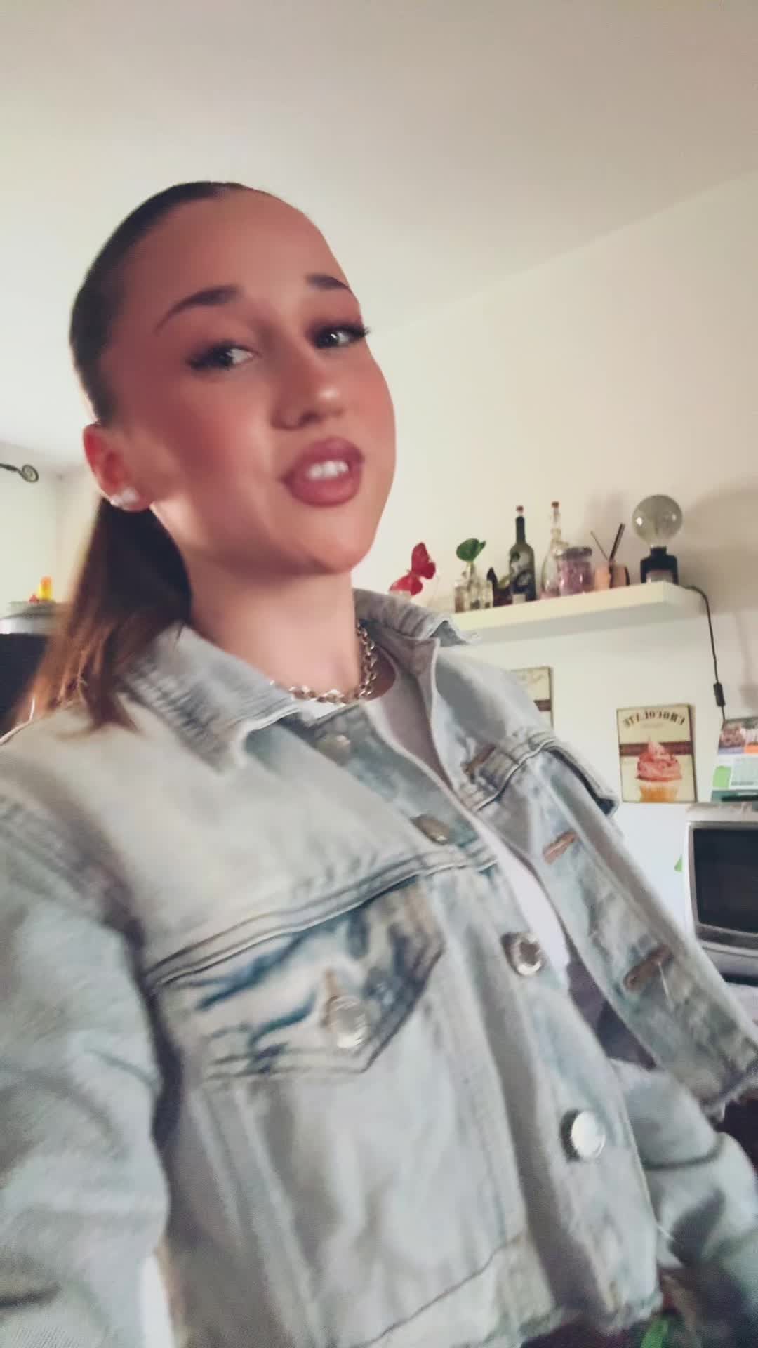 @nicoleamoroso