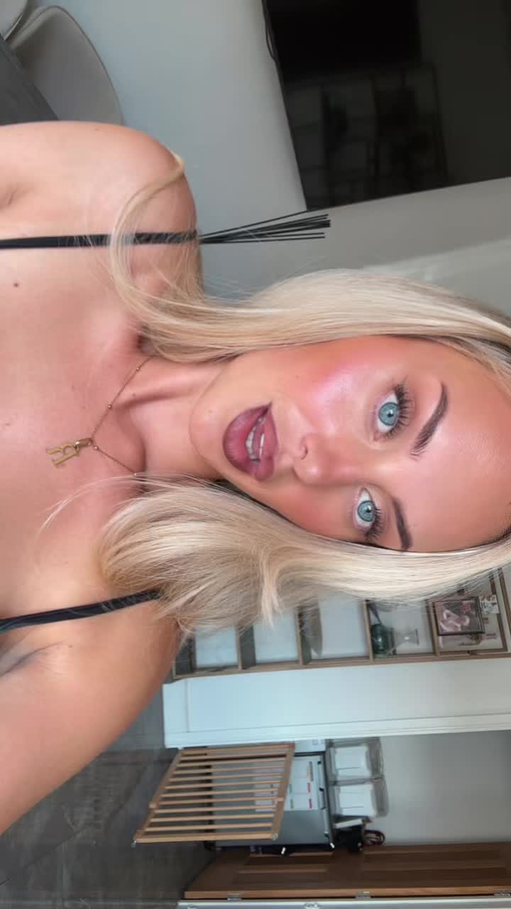 @Rhiannonbluelive🦋