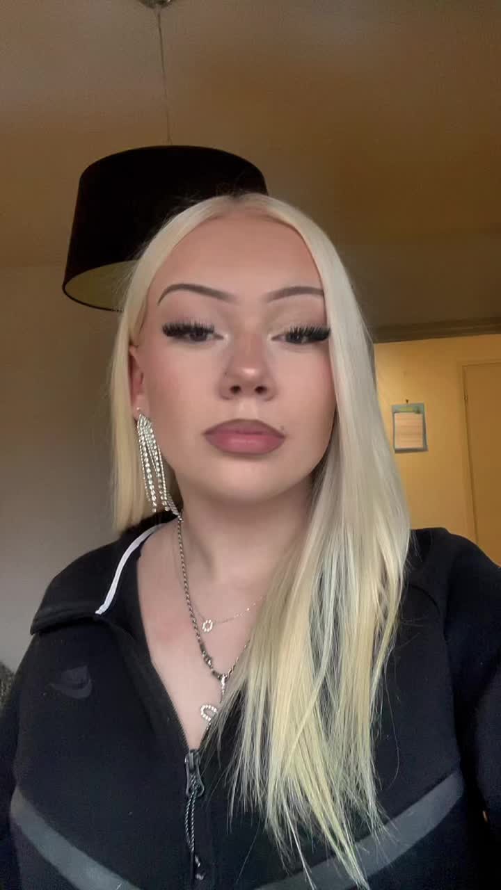@E💫