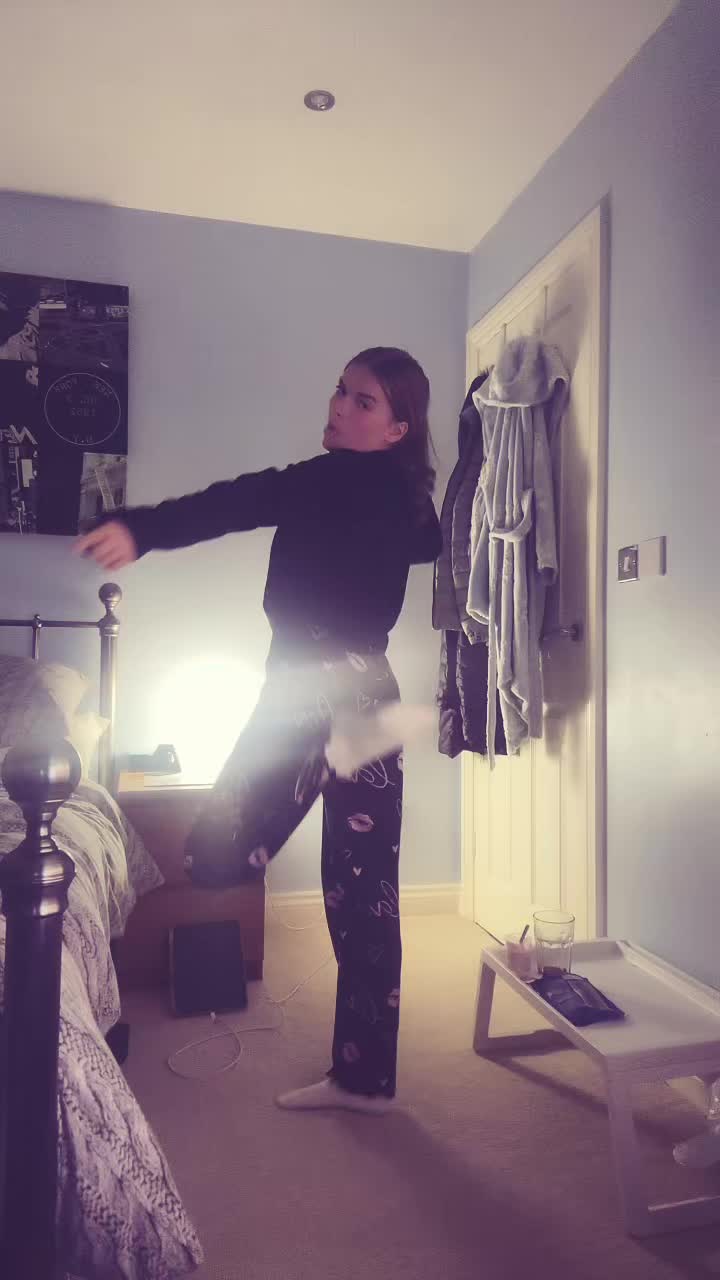 @𝓔𝓑&hearts;️