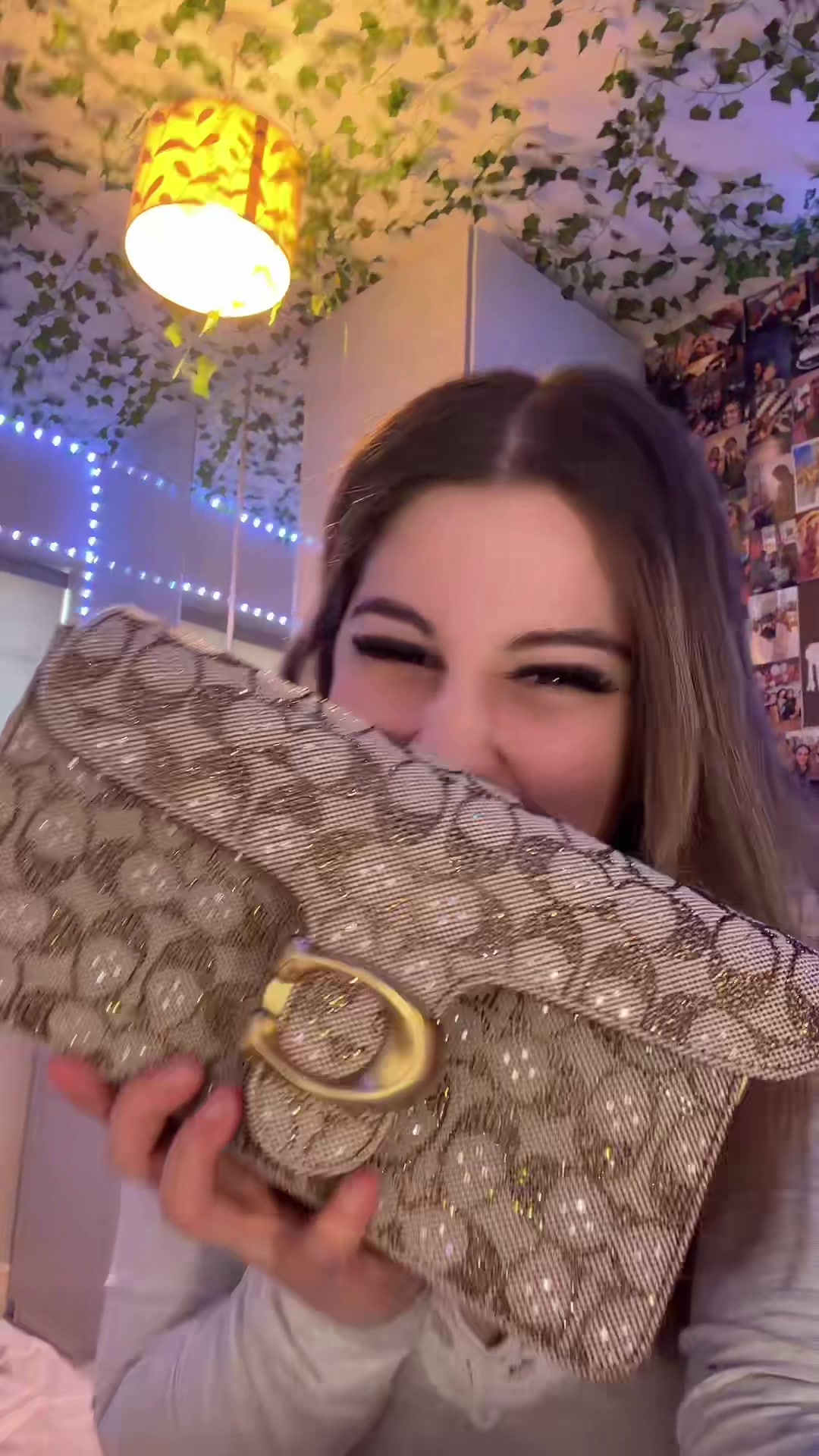 @𝓻𝓲𝓻𝓲
