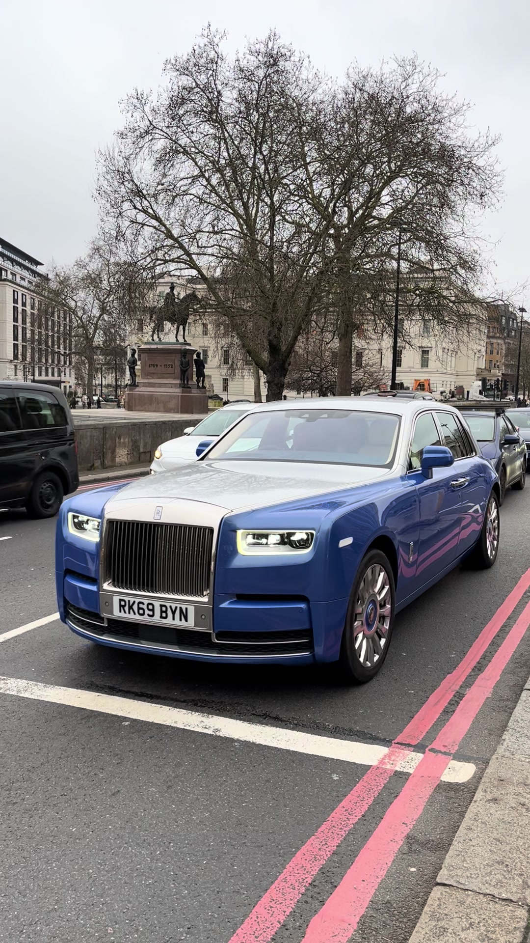 @Hypercars of London