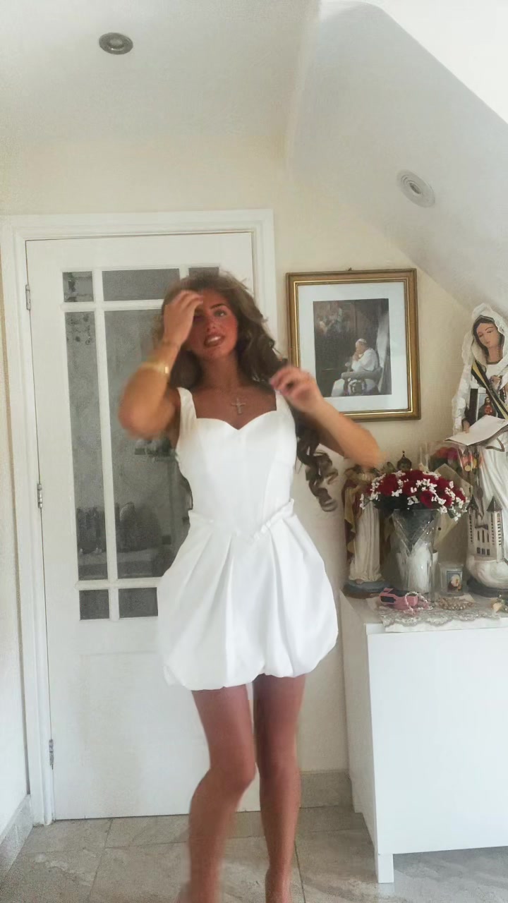 @shakira_doherty_