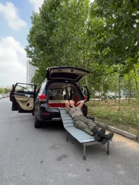 @user8872359077825