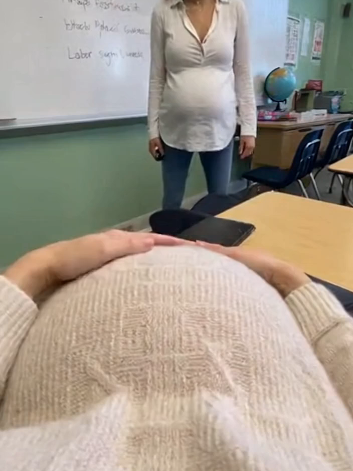 @Pregnant Teacher