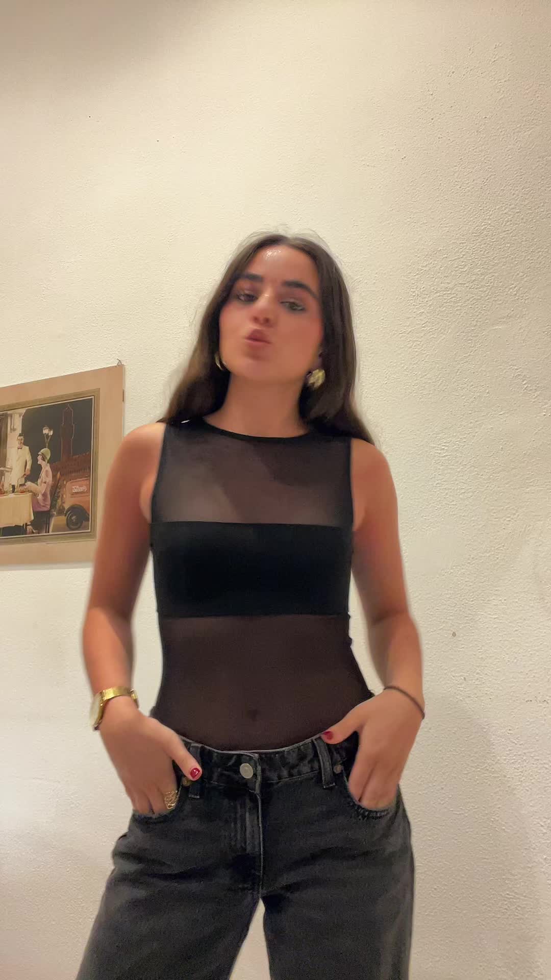 @elenaluugo