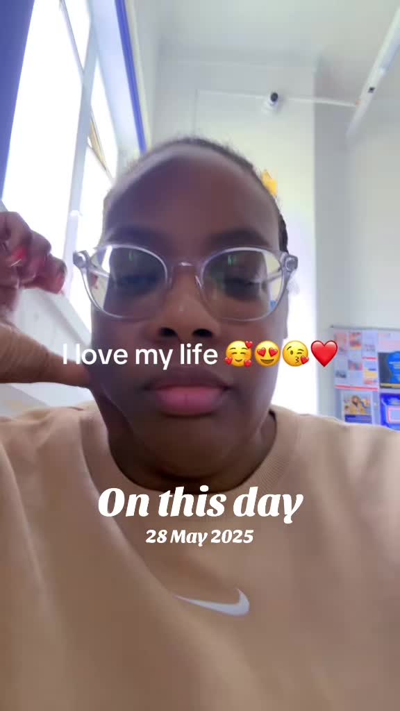 @MrsFranceskamara77
