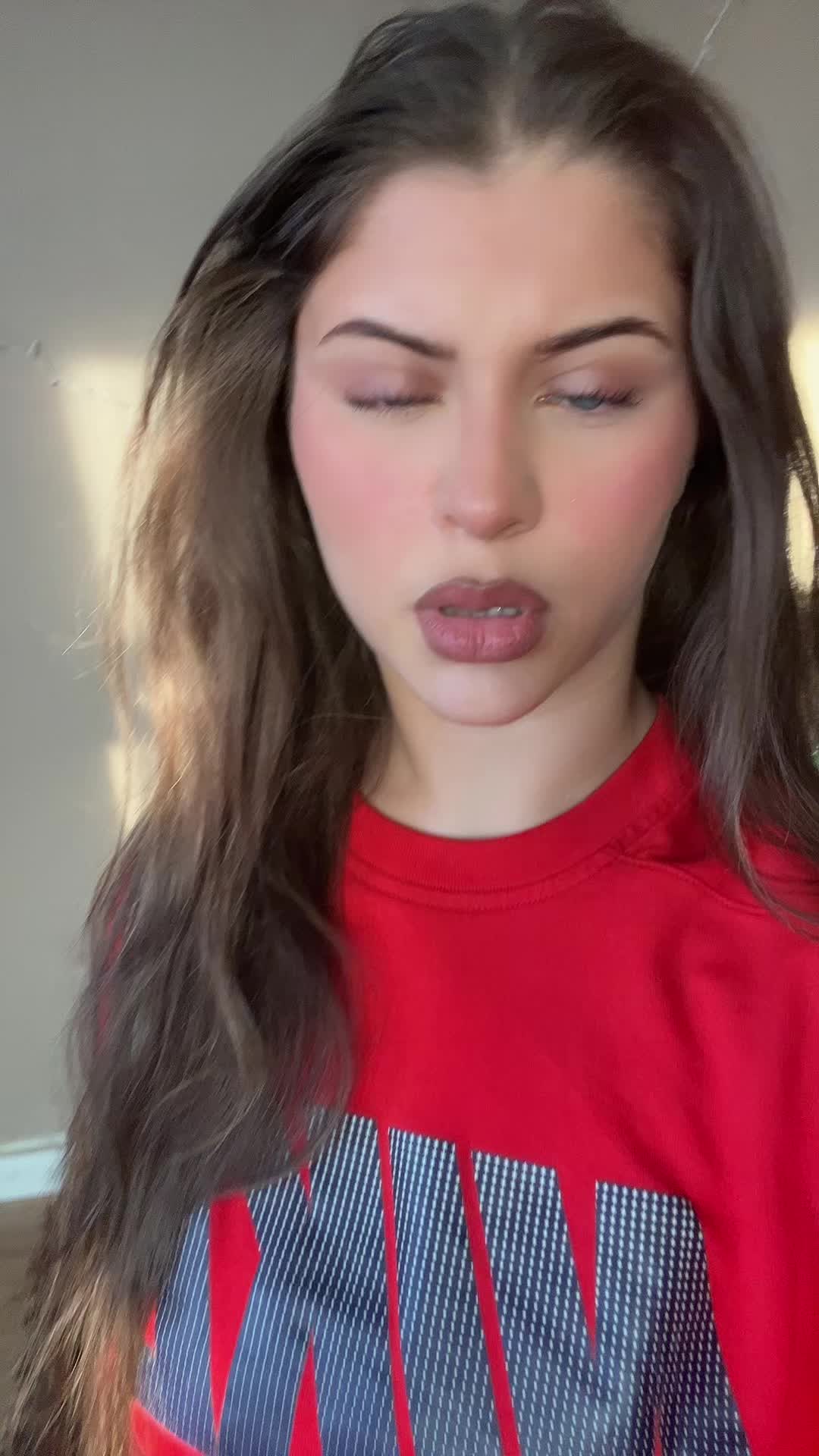 @Xenia ๐บ๐ง๐ฆ