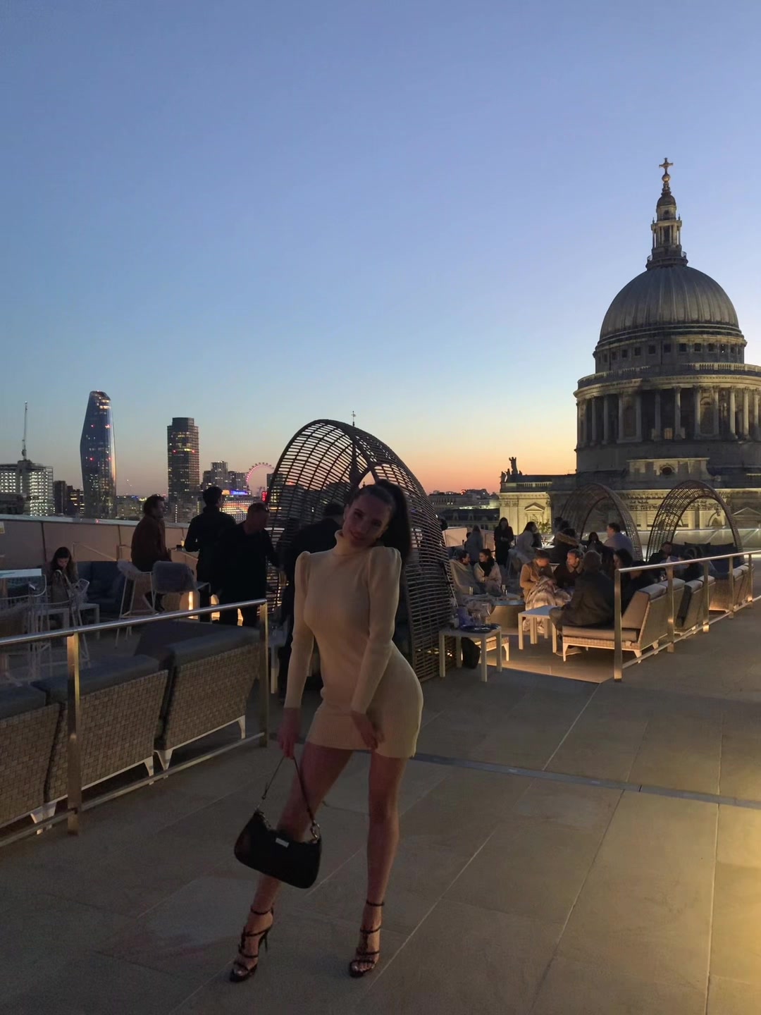 @Clarabella