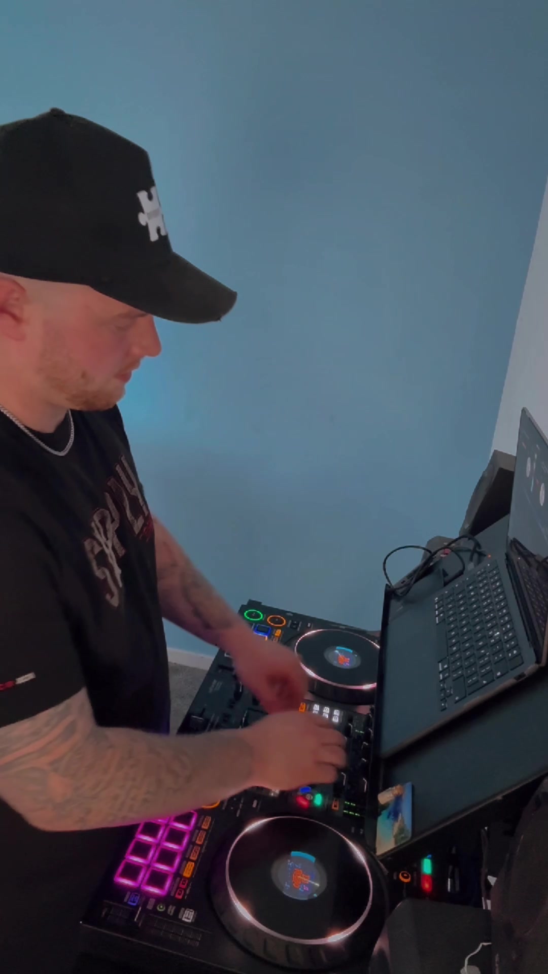 @Dj Robbo