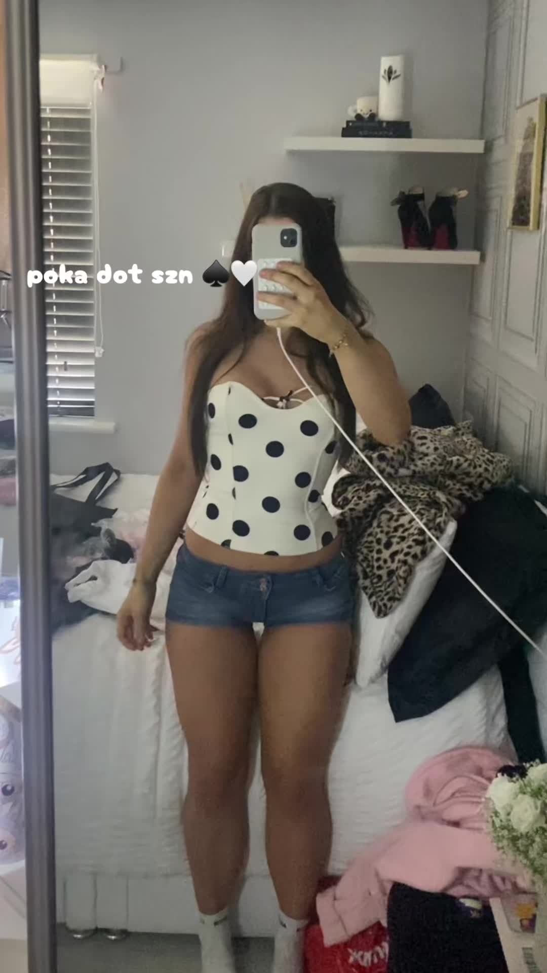 @🦦