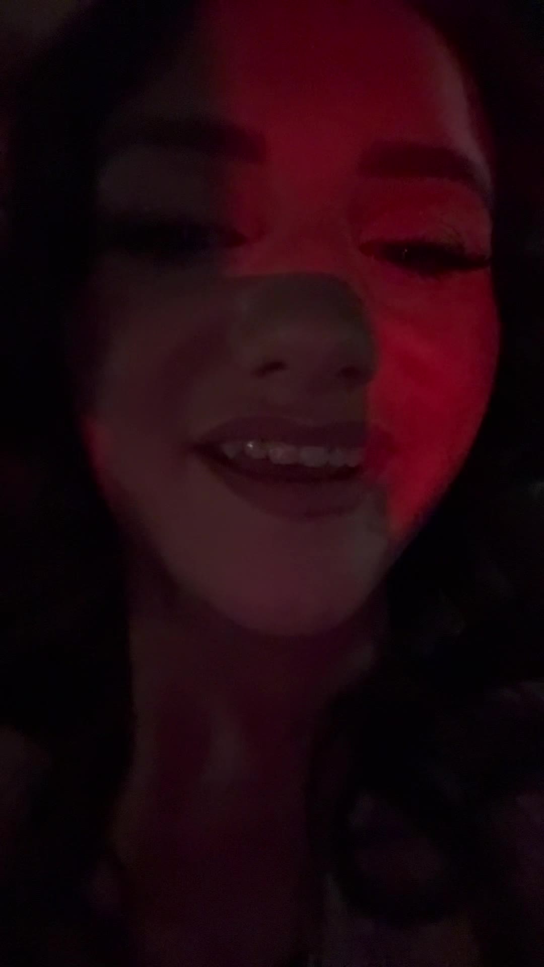 @🫦