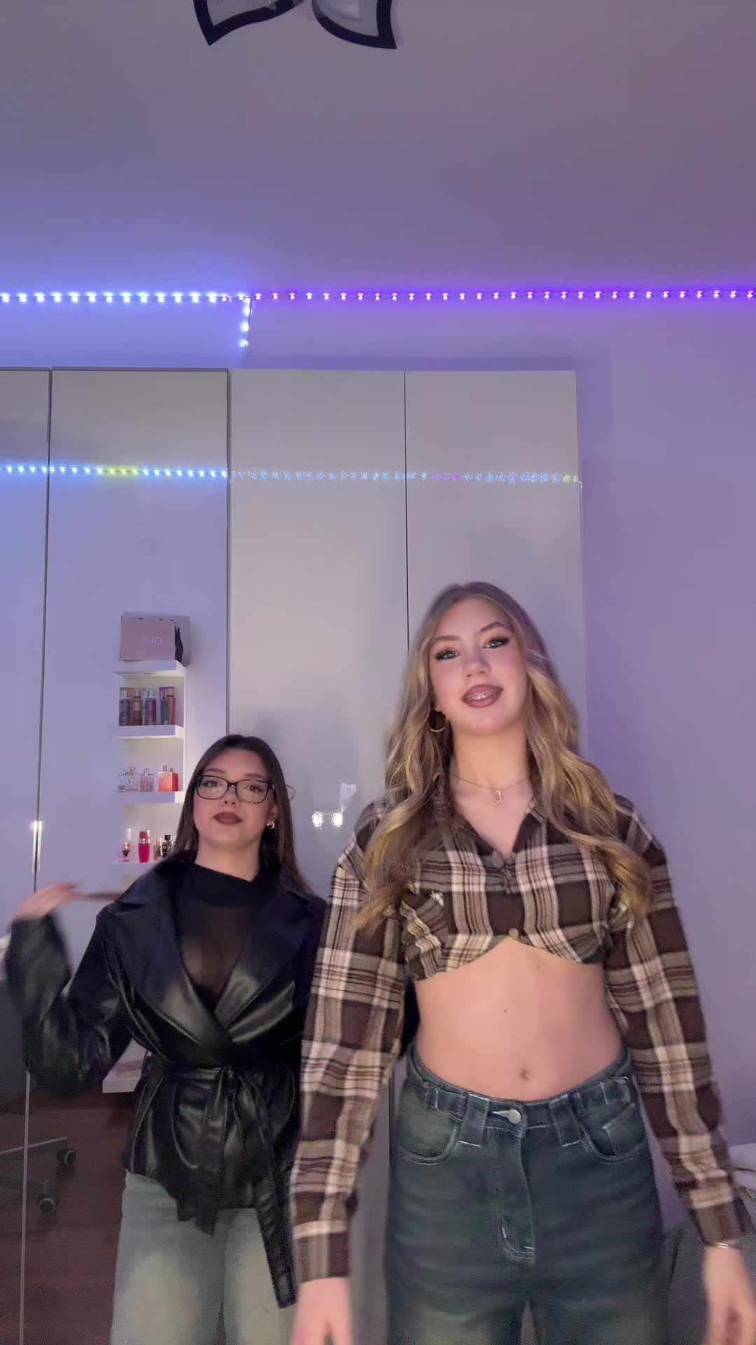 @👸🏼👸🏻