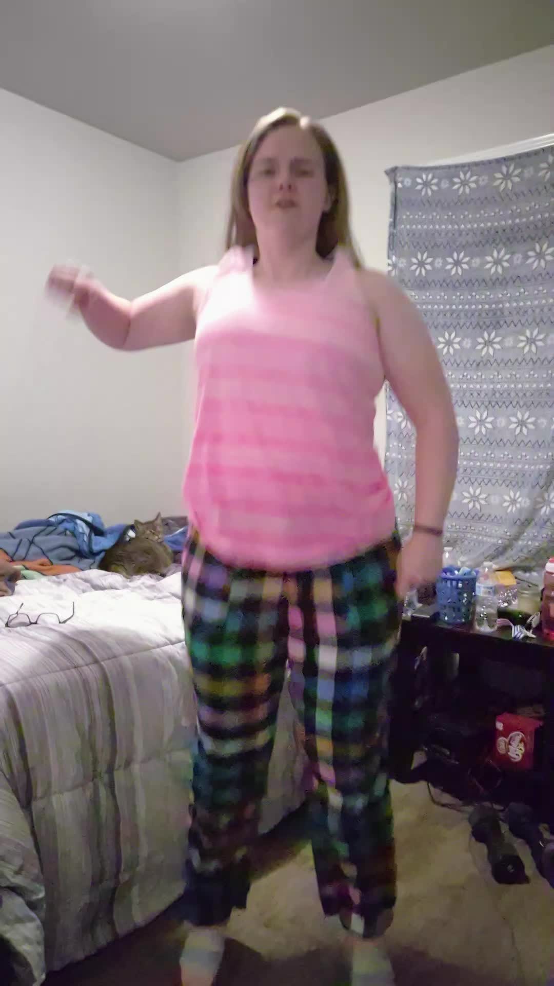 @RandomQueen25